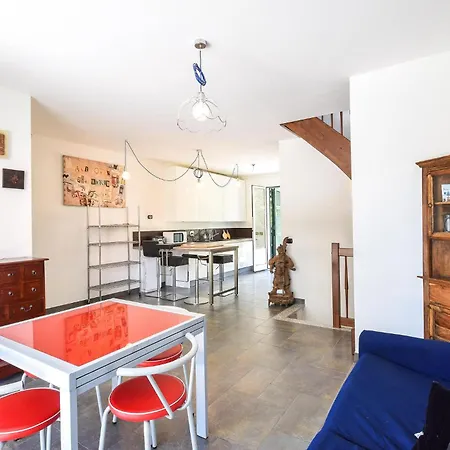 בית נופש 2 Bedroom Amazing In