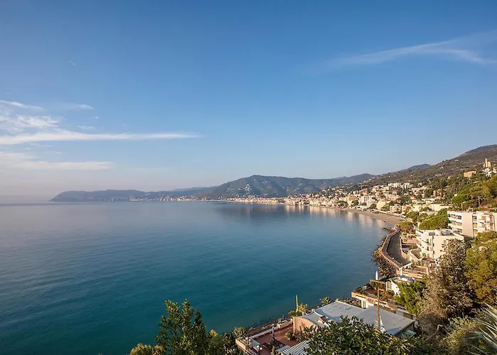 2 Bedroom Stunning In Feriehus Vado Ligure