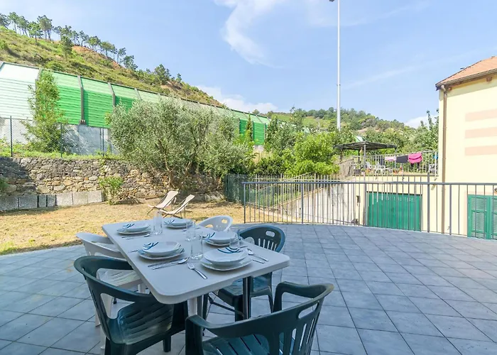 Feriehus 2 Bedroom Stunning In Vado Ligure
