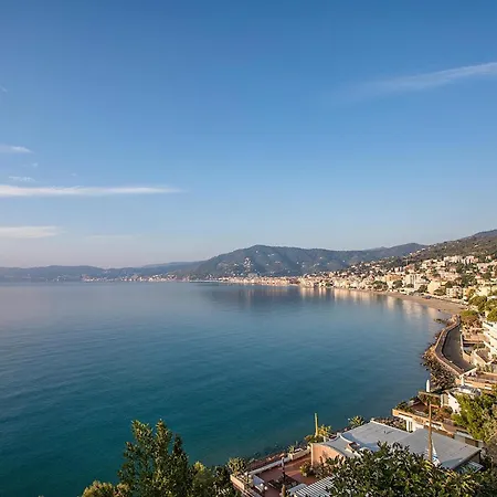 2 Bedroom Stunning In Σπίτι διακοπών Vado Ligure