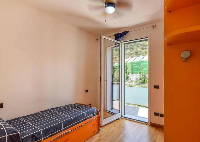 2 Bedroom Stunning In Vado Ligure